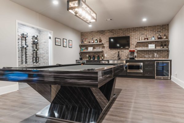 atlanta-basement-bar Alpharetta GA home renovation with open-concept living design